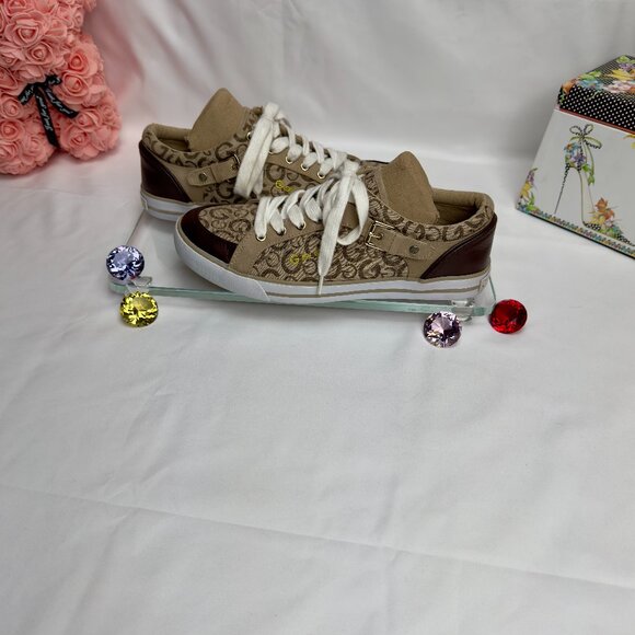 GUESS Beige Monogram Canvas Low Top Sneakers Women’s 9M - Picture 11 of 11